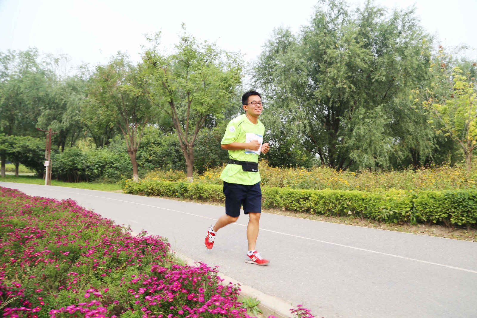 jiuyou.com -包含热身赛巅峰对决！东城烈马队火力全开渝州风暴队，马拉松赛场再起波澜；本土核心状态回升的词条