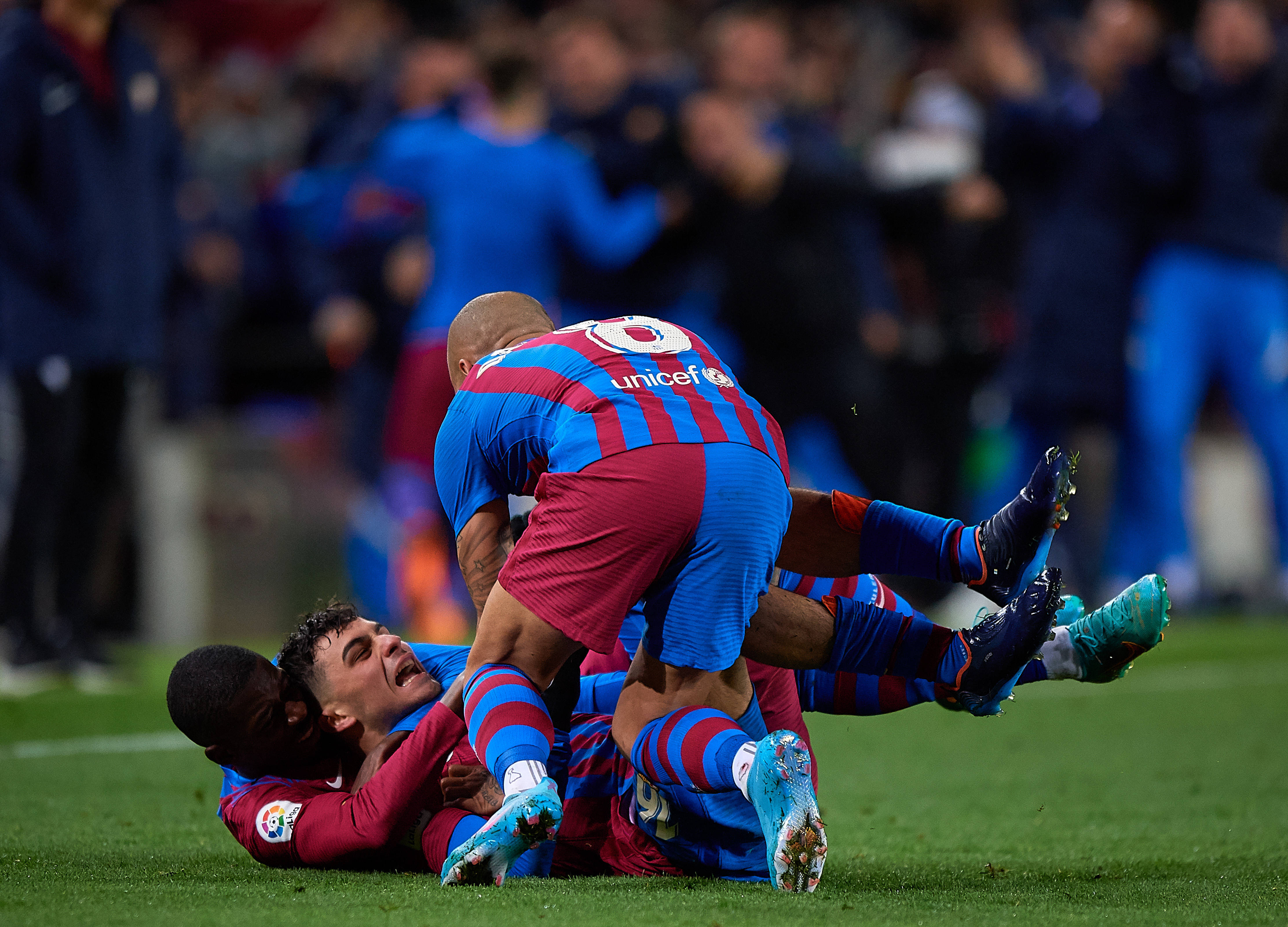 包含西甲倒计时，密尔沃基雄鹿赛前状态回暖，细节引发关注，质疑声仍在，轮换策略成焦点的词条-九游娱乐